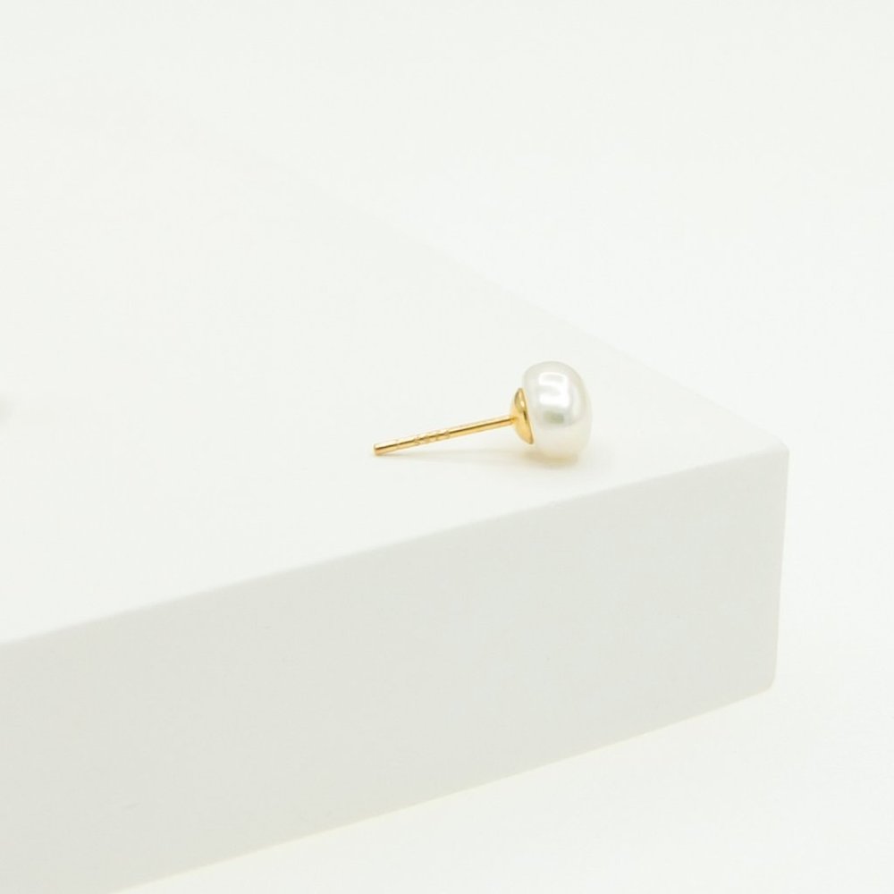 Kiera Freshwater Baroque Pearl Studs 18K Gold S925 - Picture 5 of 7